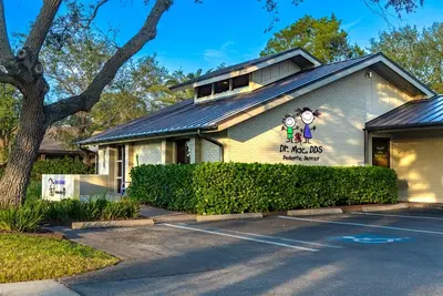 Silas E McAninch, DDS, P.A. Pediatric Dentistry