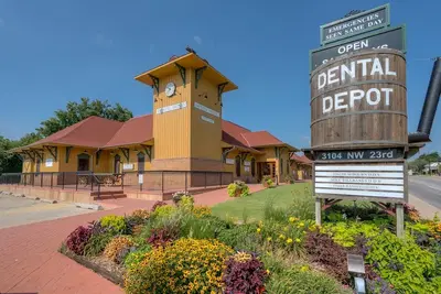 Dr. Glenn C. Ashmore, DDS
